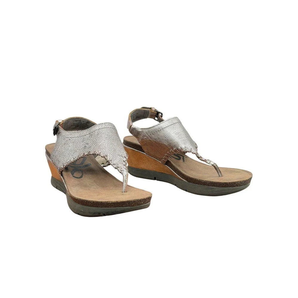 OTBT Meditate Wedge Sandals Women SZ 8 Silver Office Everyday Metallic Leather